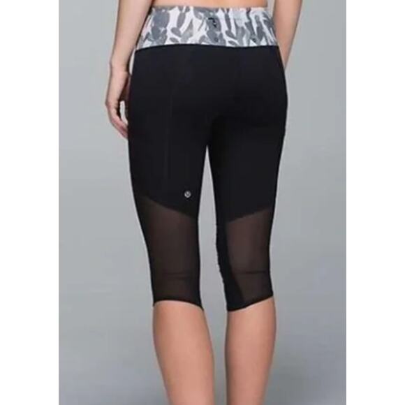 Lululemon water Sea-me run prickly pear cactus black crop leggings size 2 mesh - Picture 1 of 10